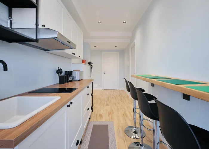 Colosseum At 18 Min By Metro Bright And Cozy - Free Parking Pool Access - Ac And Wifi Pansiyon Roma